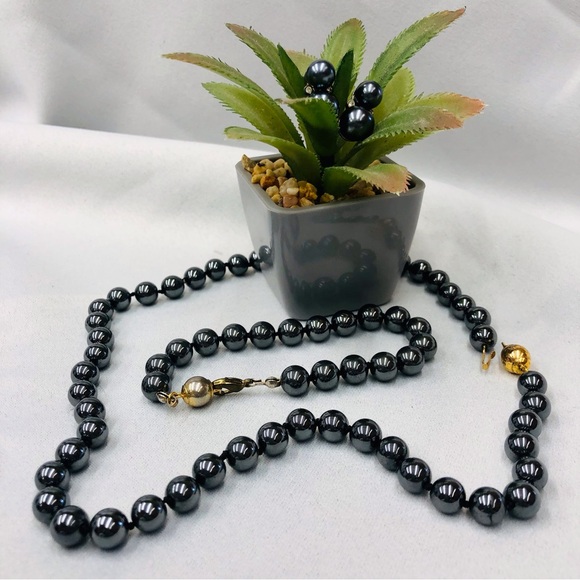 Vintage Jewelry - Vintage Black Luster Set Necklace Bracelet Earrings